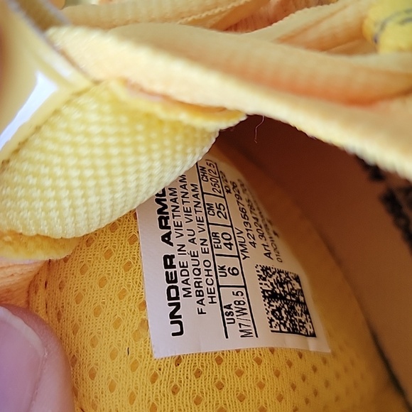 Under Armour Team Curry Flow 8 Smooth Butter & White Basketball Sneakers - Picture 7 of 8